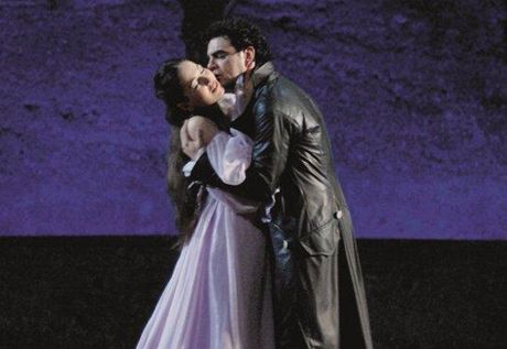 Nino Machaidze a Rolando Villazon jako Romeo a Julie