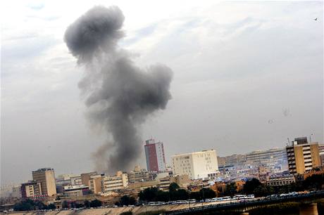 Vbuch v centru irckho Bagddu. (8. prosince 2009)
