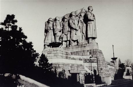 Socialistick realismus - pomnk J. V. Stalina na prask Letn