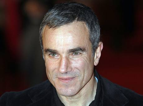 Z londnsk premiry filmu Nine (Daniel Day-Lewis)  