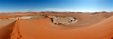 Trabantem Afrikou. Ndhern rud duny Sossusveli, Namibie, jak ji znme z pohled