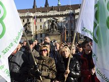 Demonstrace zemdlc, kte v Praze protestuj za vce penz. (2.12.2009)