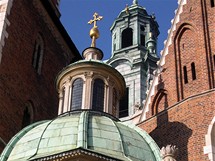 Polsko, Krakow. Kaple katedrly na Wawelu