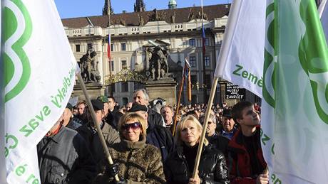 Demonstrace zemdlc, kteí v Praze protestují za více penz. (2.12.2009)