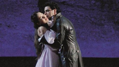 Nino Machaidze a Rolando Villazon jako Romeo a Julie