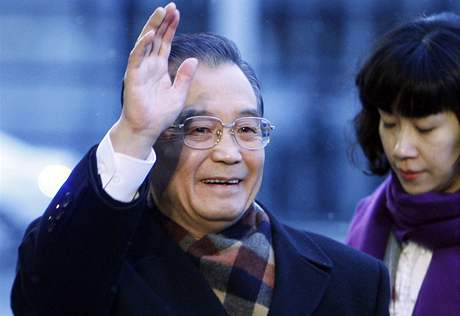 ínský premiér Wen ia-pao elí obvinní, e se za dobu své politické kariéry nezákonn obohatil o tém ti miliardy dolar.