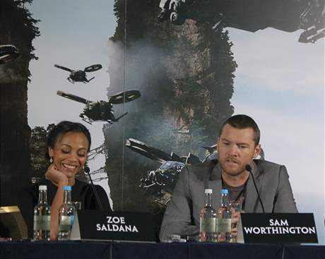 Sam Worthington a Zoe Soldana