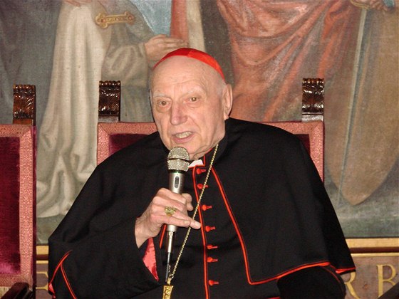 Jedním z významných pispvatel do eského vysílání Rádia Vatikán byl i kardinál Tomá pidlík.