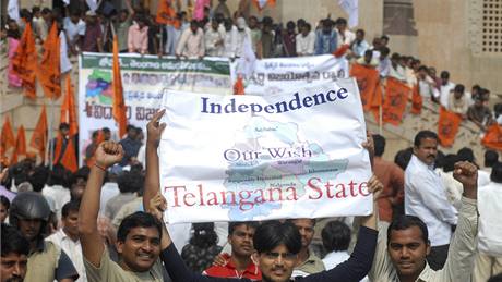 Píznivci státu Telangana oslavují