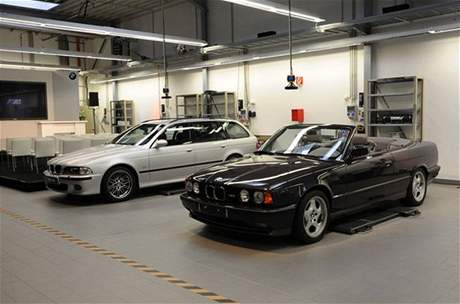 BMW M5 (E39) Touring a BMW M5 (E34) Convertible 