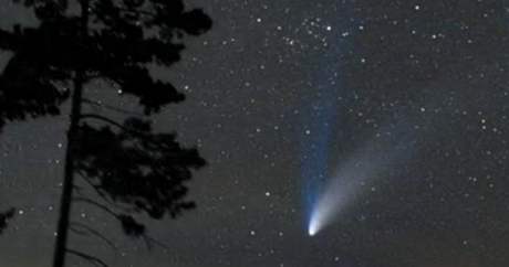 Astronomov vyluuj, e mohlo jt o kometu. Ta toti odpradvna v lidech vzbuzovala obavu z netst.