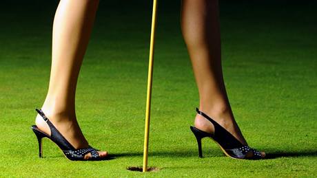 Vhodná golfová obuv - základ hry.