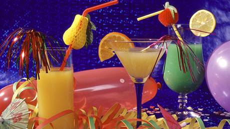 Ilustrační fotografie - Koktejly, alkohol, silvestr, oslava Ilustrační fotografie - Koktejly, alkohol, silvestr, oslava