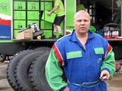 Buenos Aires, přípravy na Dakar. Marek Spáčil chystá kamion Buenos Aires, přípravy na Dakar. Marek Spáčil chystá kamion