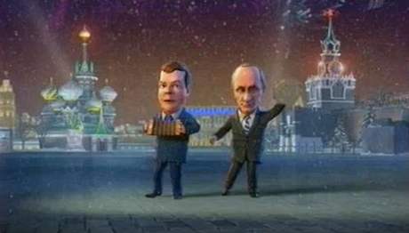 Ruský prezident Dmitrij Medvedv a premiér Vladimir Putin v silvestrovském klipu.