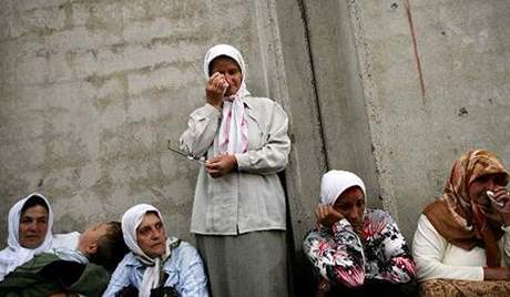 Mnoho muslimských en v Bosn pily o své nejblií.