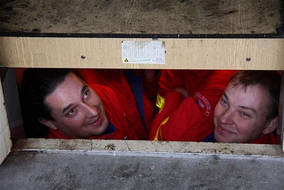Posádka záchraná uvznná ve výtahu ve Zlín. (2. ledna 2010)