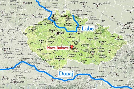 Voda, je spadne na sever od Nové Bukové, stee do Labe. Ta, která spadne na jih, se dostane do Dunaje.