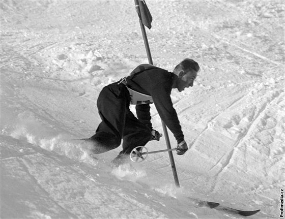 Henri Oreiller pi slalomu na zimních olympijských hrách 1948 ve Svatém Moici 