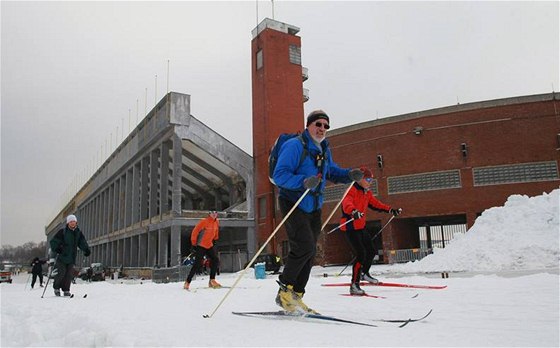 Lyaský okruh na Strahov v Praze byl oteven i pro veejnost. (5. ledna 2010)