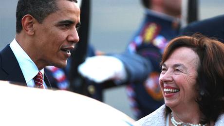 Barack Obama a Livia Klausová na ruzyském letiti, Praha 5. dubna 2009