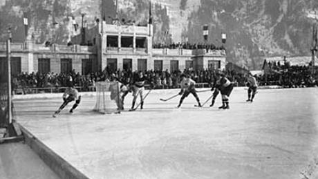 Momentka z prvního olympijského turnaje ledních hokejist v Chamonix 1924 