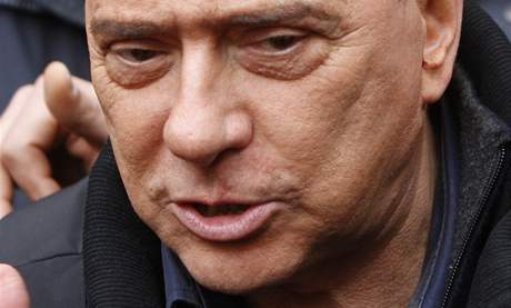 Lepí slabost pro eny, ne být gay, prohlásil italský premiér Silvio Berlusconi.