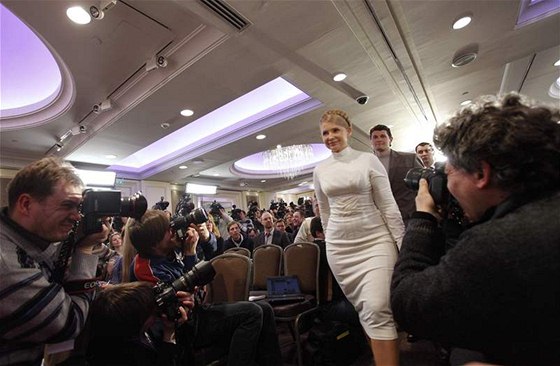 Ukrajinská premiérka Julija Tymoenková poté, co ji první odhady posunuly do druhého kola prezidentských voleb. (17. ledna 2010)