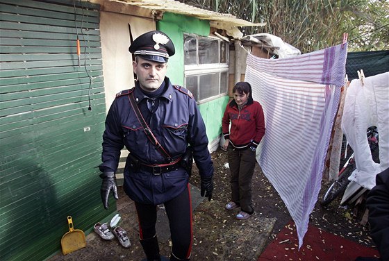 Italský policista v táboe imigrant z Rumunska (ilustraní foto)