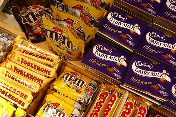 Transakce spojí pod jednu stechu napíklad okolády Toblerone od Kraftu s nejprodávanjí britskou znakou okolád Dairy Milk.