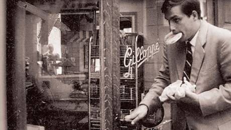 Snímek z filmu La Boulangere de Monceau (Pekaka z Monceau)