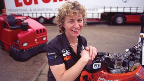 POUTNÍ KRÁSKA. védka Seelová je nejúspnjí motorkákou Dakaru 2010. Obsadila 45. místo.