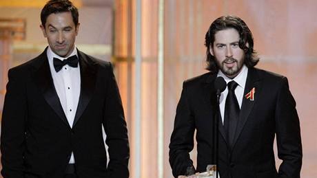 Zlaté glóby 2010 - Jason Reitman pebírá cenu za film Lítám v tom