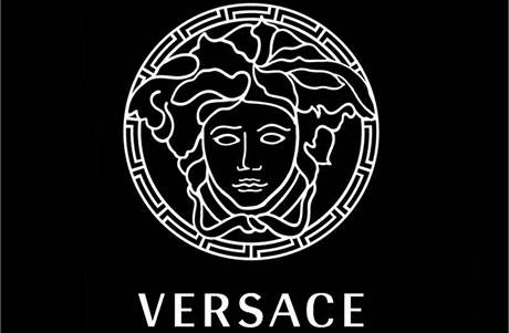 Znaka Versace bývá vtinou na obleení. Te bude i na mobilech.