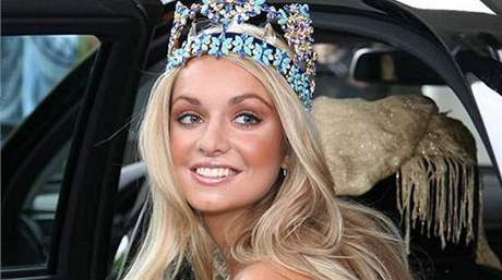 Miss World Tana Kuchaov se 6. jna setkala s premirem Mirkem Topolnkem