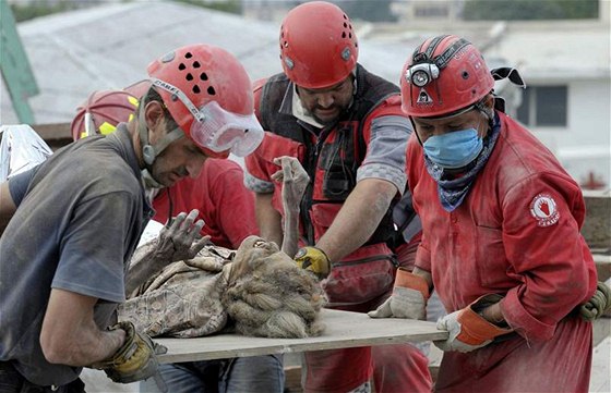 Záchranái na Haiti vyprostili více ne 130 ivých lidí