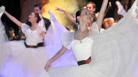 Ples ped oponou v Mahenov divadle v Brn