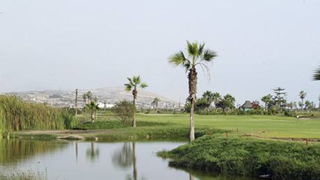 Golf Country Club de Villa u Limy v Peru. Golf Country Club de Villa u Limy v Peru.