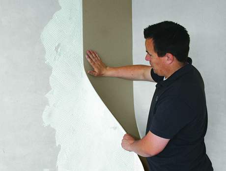Tepeln-izolaní tapety se lepí na stnu jako bné tapety