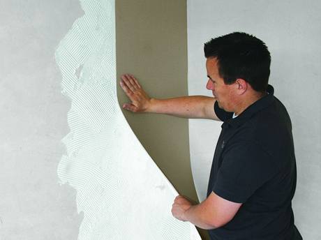 Tepeln-izolaní tapety se lepí na stnu jako bné tapety