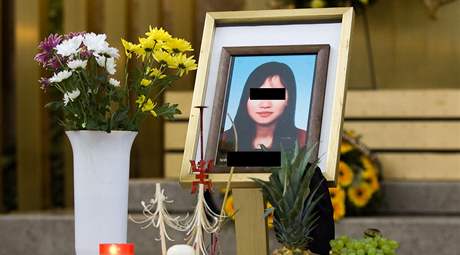 Poheb Vietnamky, která byla zavradna v polovin ledna v ubytovn v Libni. (2. února 2010)