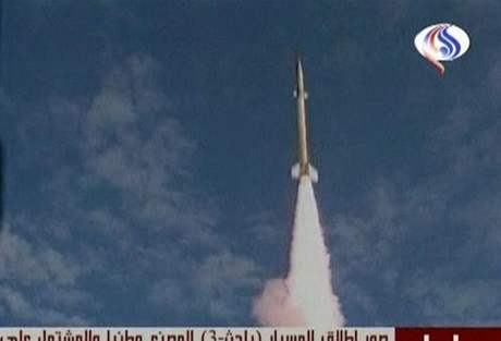 Írán zatím testuje rakety, které by mohly ohrozit jeho sousedy v regionu.