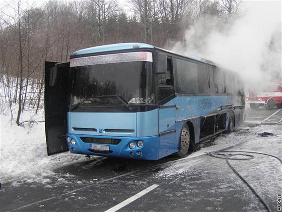 Poár autobusu u Hrabiína na umpersku (9.2.2010)