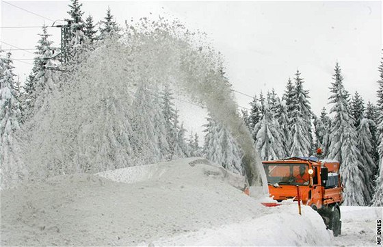 Meteorologové varují ped tvorbou jazyk a závjí a do stedeního veera. Ilustraní foto