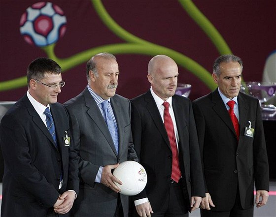 Skotský trenér Craig Levein (vlevo), Vicente Del Bosque ze panlska, Michal Bílek a lichtentejský kou Hans-Peter Zaugg 