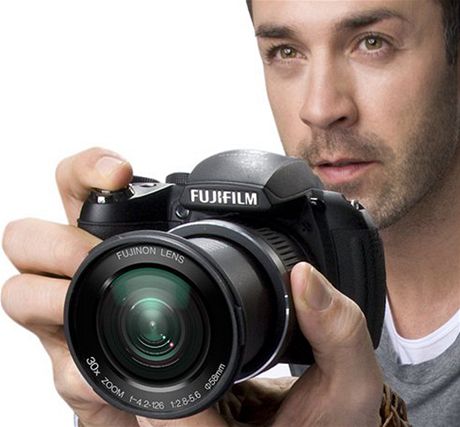 Fujifilm FinePix HS10