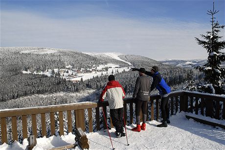 Krkonoe, pohled na Horn Mseky z vyhldky na zvodnch tratch