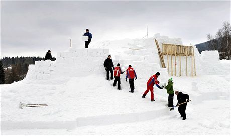 V Harrachov vyrst nejvt snhov hrad v esku