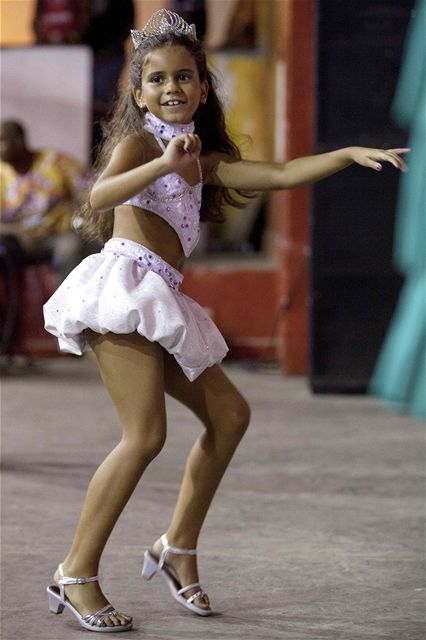 Krlovnou samby na karnevalu v Rio de Janeiru se m stt sedmilet Julia Lira