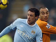 Hull City - Manchester City: Bridge z Manchesteru City (vlevo) a Fagan z Hullu.